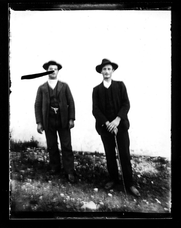 ArCJ - 2 hommes - 137 J 865 a