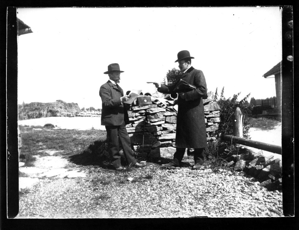ArCJ - 2 hommes - 137 J 1631 a