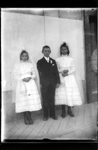 ArCJ - 3 enfants - 137 J 291 b