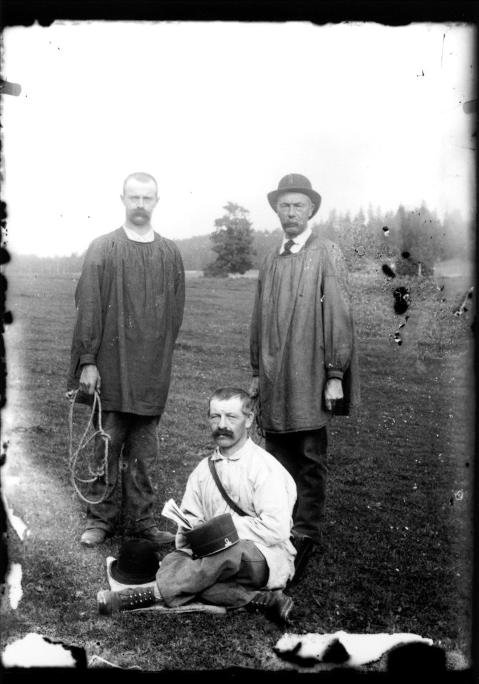 ArCJ - 3 hommes - 137 J 2585 a