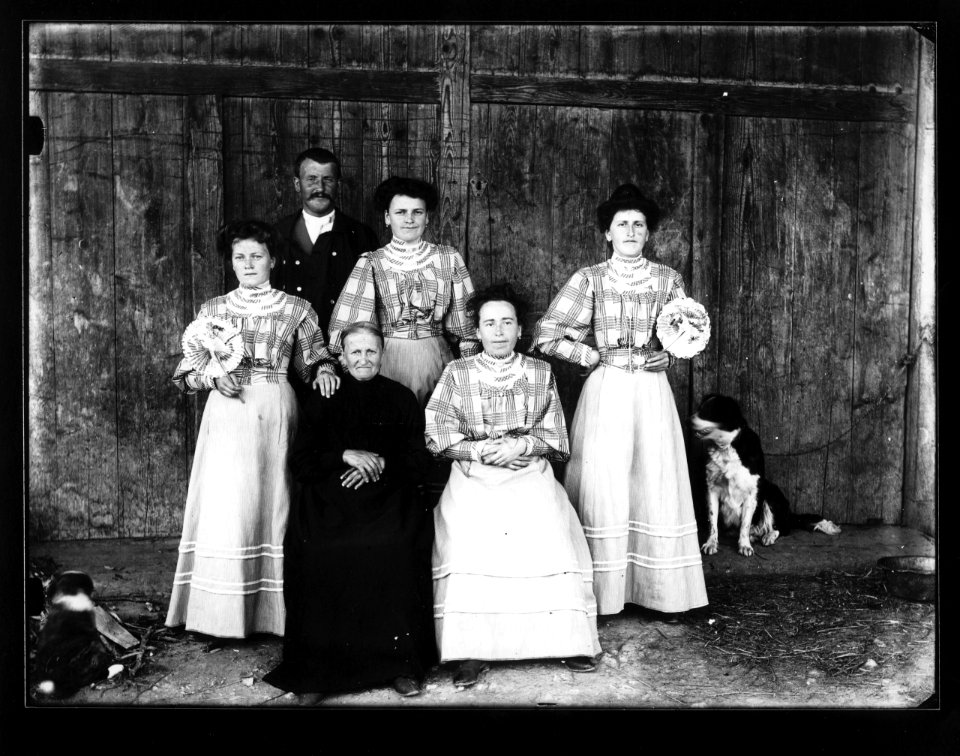 ArCJ - Coeuve, Famille - 137 J 1869 c