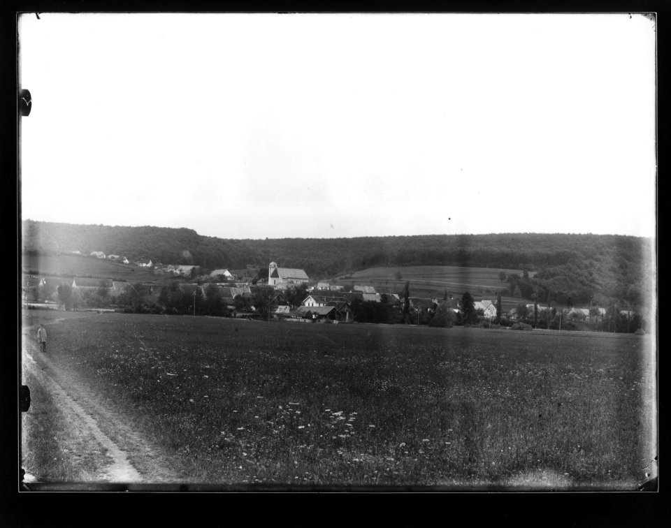 ArCJ - Courtemaîche, Vue générale - 137 J 1870 c
