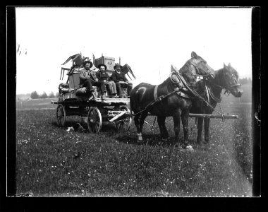 ArCJ - Deux chevaux - 137 J 3085 a