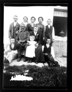 ArCJ - Famille - 137 J 1330 a