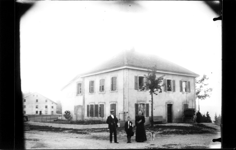 ArCJ - Deux maisons - 137 J 5 b