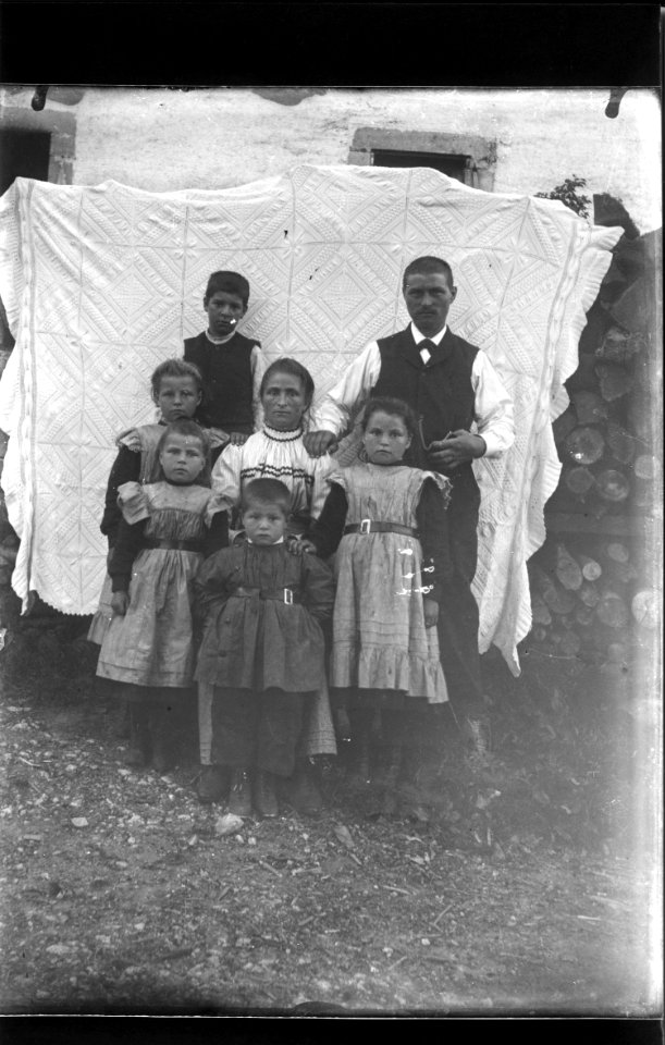 ArCJ - Famille - 137 J 153 b
