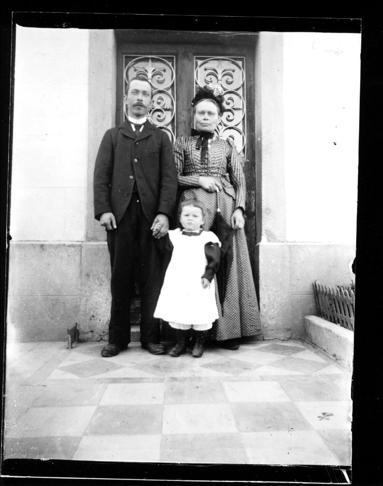 ArCJ - Famille - 137 J 1642 a