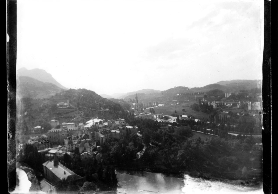 ArCJ - F-Lourdes, Vue générale - 137 J 2530 a