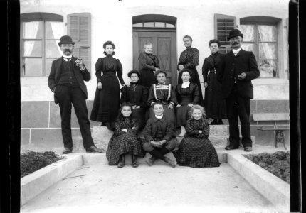 ArCJ - Famille - 137 J 2459 a