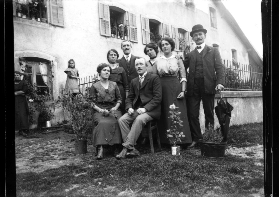 ArCJ - Famille - 137 J 2718 a
