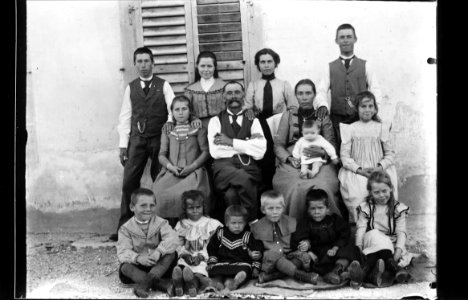 ArCJ - Famille - 137 J 283 b