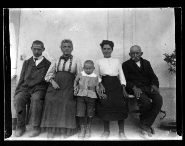 ArCJ - Famille - 137 J 1669 a