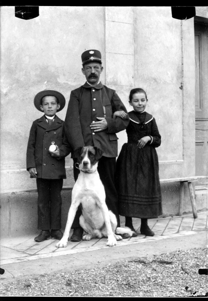 ArCJ - Famille - 137 J 2923 a