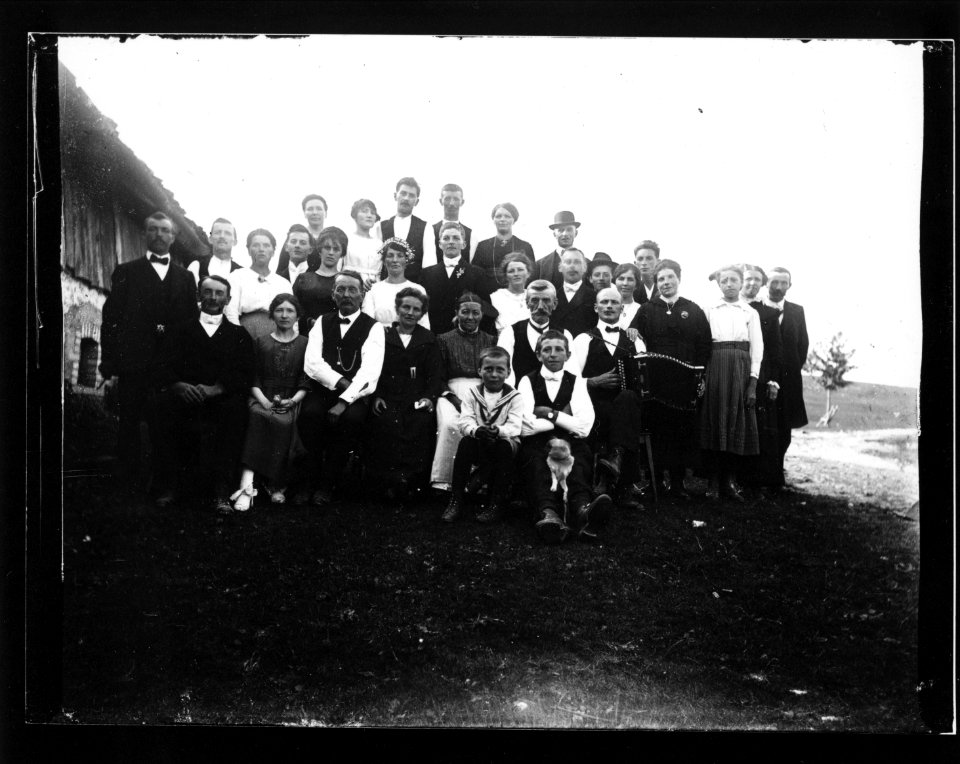 ArCJ - Famille - 137 J 1674 a