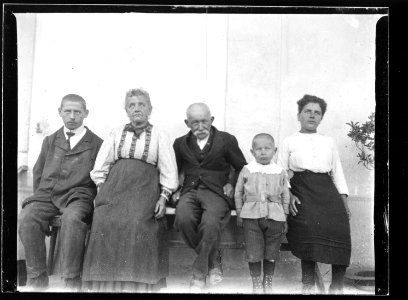 ArCJ - Famille - 137 J 1646 a