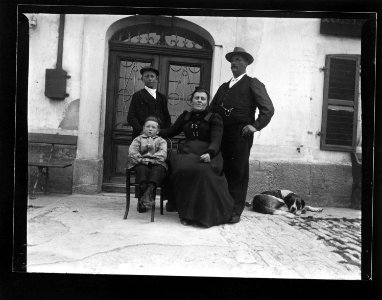 ArCJ - Famille - 137 J 1925 a