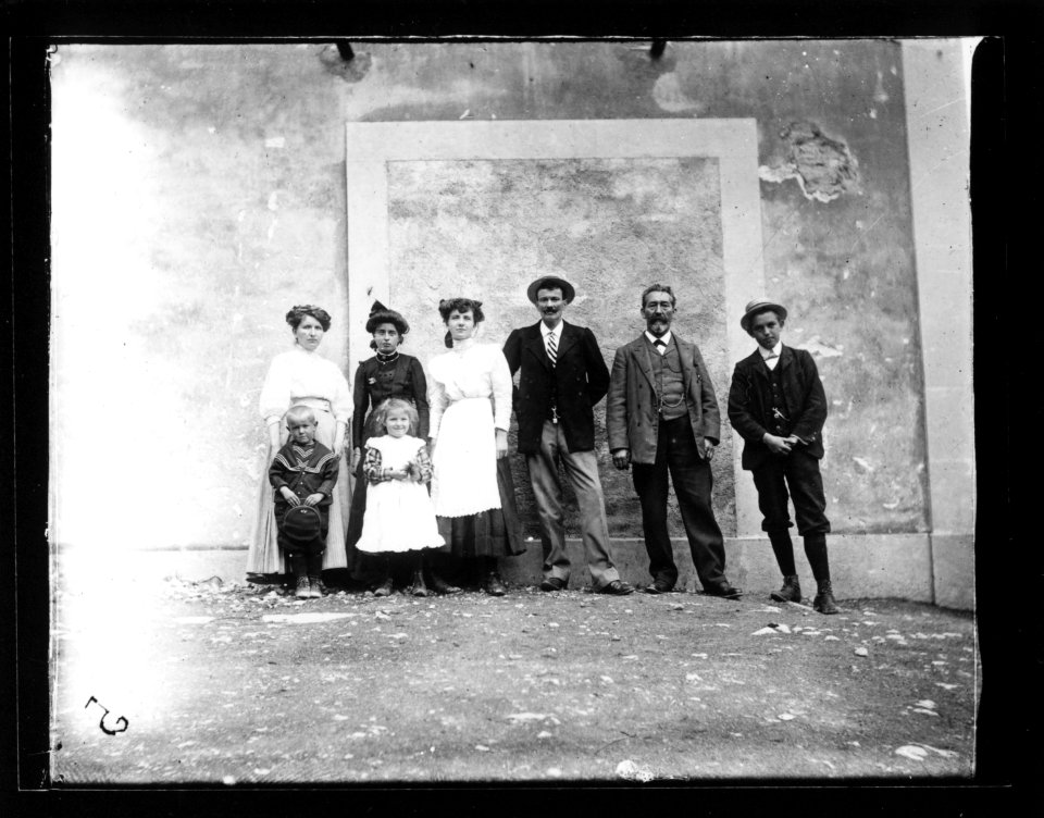 ArCJ - Famille - 137 J 1684 a