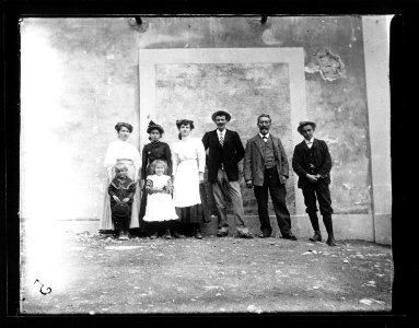 ArCJ - Famille - 137 J 1684 a