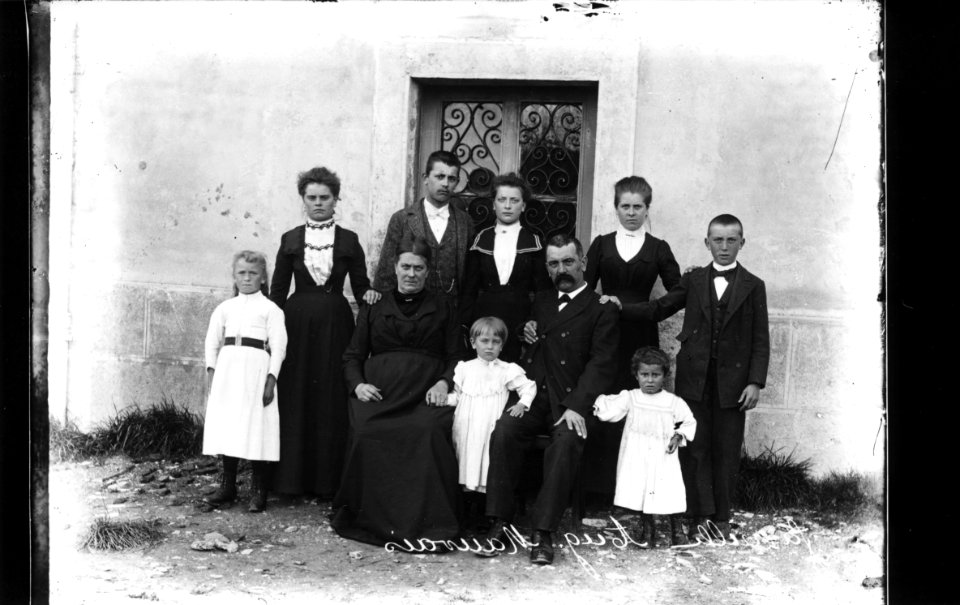 ArCJ - Famille - 137 J 180 b
