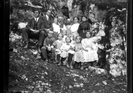 ArCJ - Famille - 137 J 2708 a