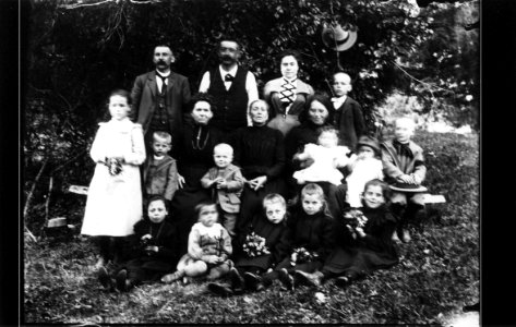 ArCJ - Famille - 137 J 428 b