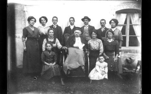 ArCJ - Famille - 137 J 441 b