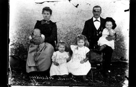 ArCJ - Famille - 137 J 458 b