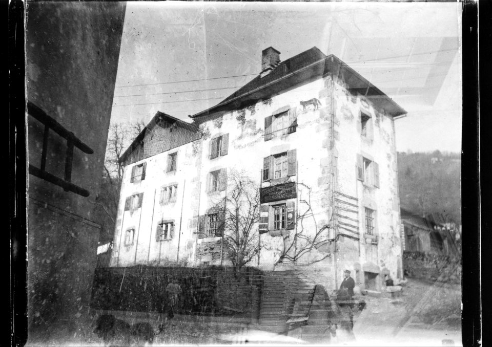ArCJ - Goumois, Epicerie, mercerie, chaussures, Maison Brischoux - 137 J 3036 a