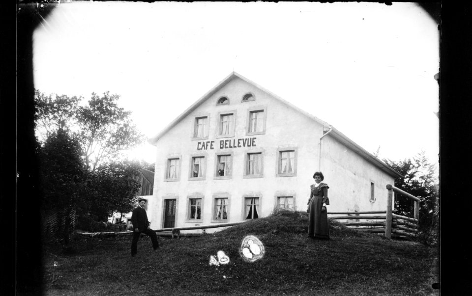 ArCJ - Le Noirmont, Café Bellevue - 137 J 1592 b