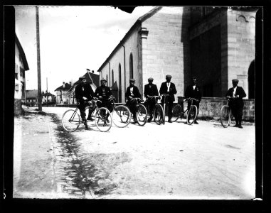 ArCJ - Hommes - 137 J 2417 a