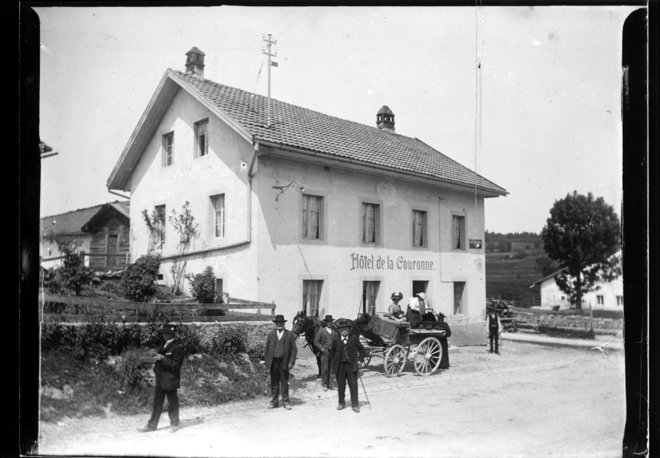 ArCJ - Hôtel de la Couronne, attelage - 137 J 2707 a