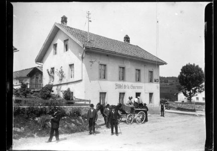 ArCJ - Hôtel de la Couronne, attelage - 137 J 2707 a