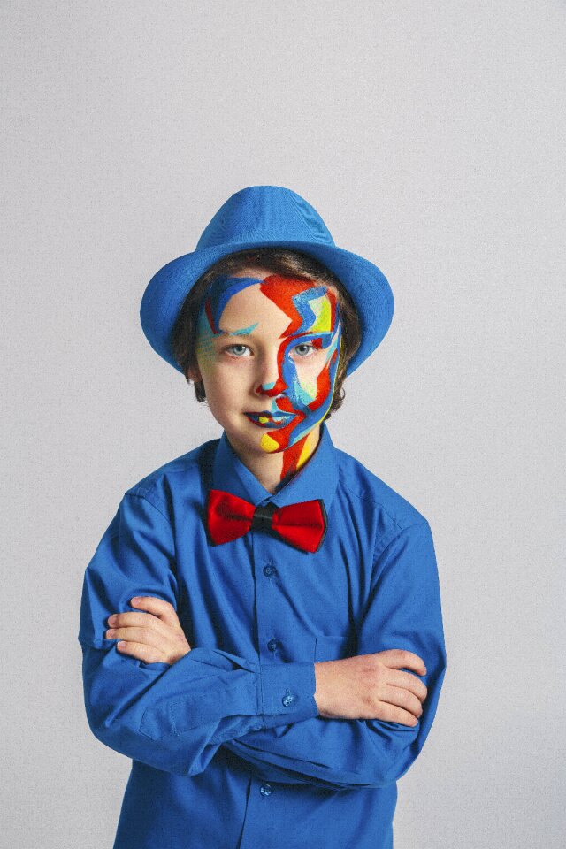 Cover hat blue shirt