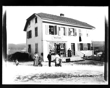 ArCJ - Le Noirmont, Magasin, épicerie, mercerie, charcuterie, dépôt de pain - 137 J 758 a