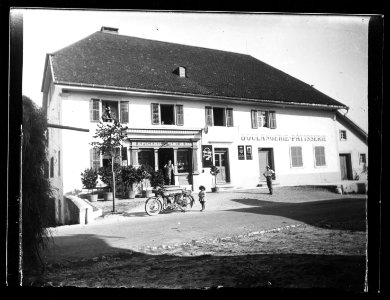 ArCJ - Les Bois, Boulangerie, patisserie, épicerie - 137 J 1716 a
