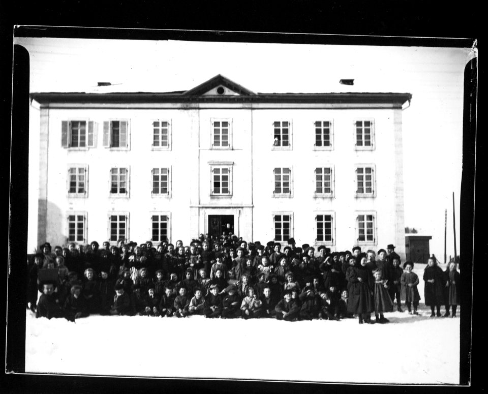 ArCJ - Les Bois, Ecole - 137 J 661 a