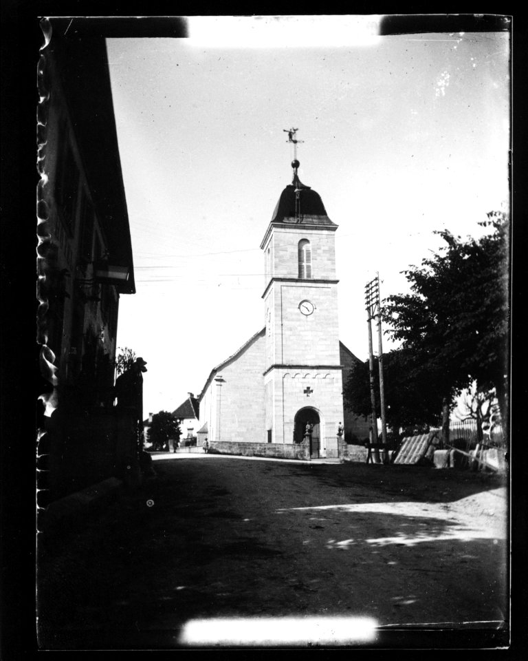 ArCJ - Les Bois, Eglise - 137 J 905 a