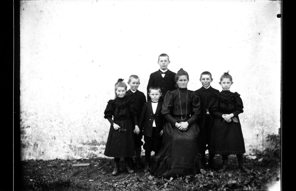 ArCJ - Les Bois, Famille - 137 J 1776 b