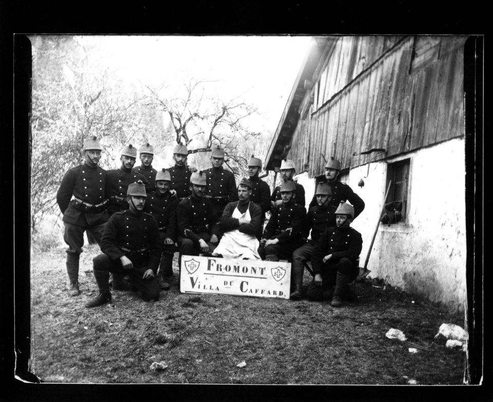 ArCJ - Les Bois, Fromont, Groupe - 137 J 608 a