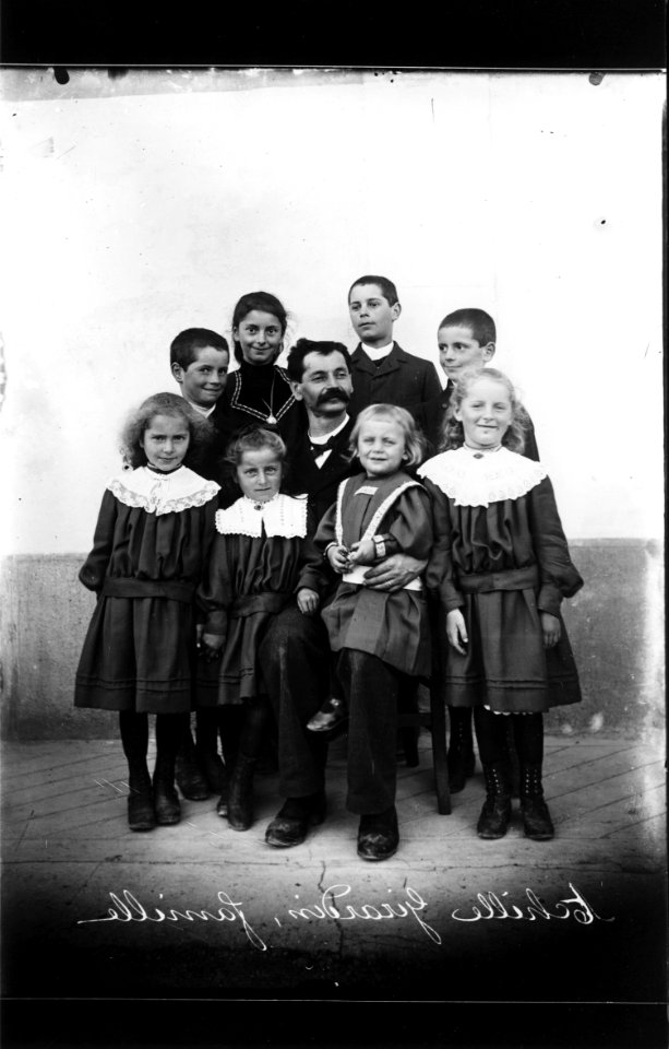 ArCJ - Les Bois, Famille - 137 J 117 b