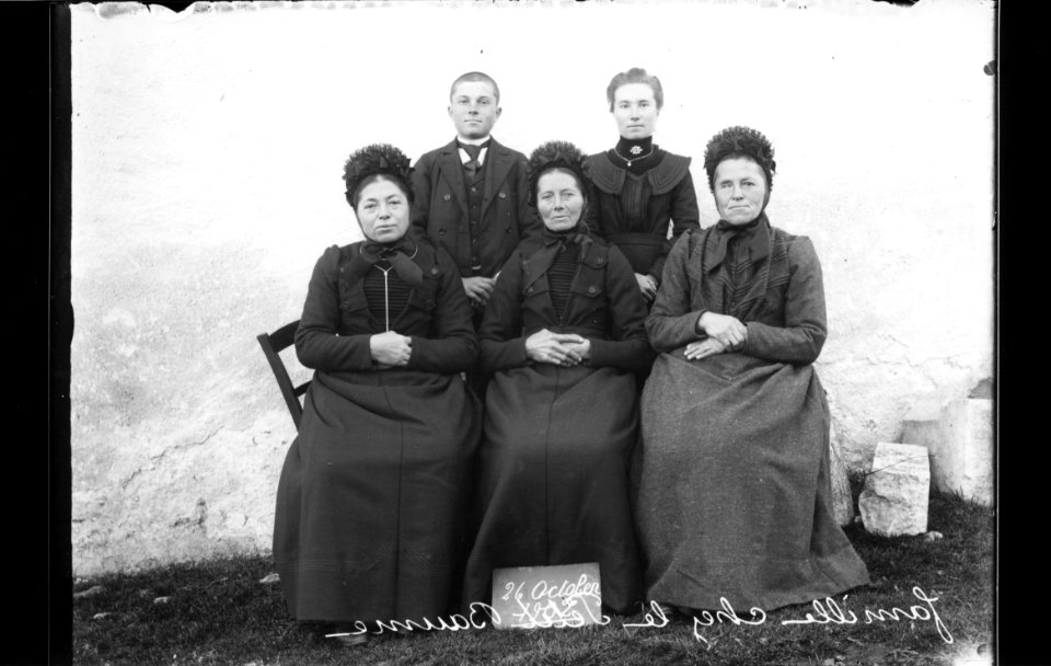 ArCJ - Les Bois, Famille - 137 J 1798 b