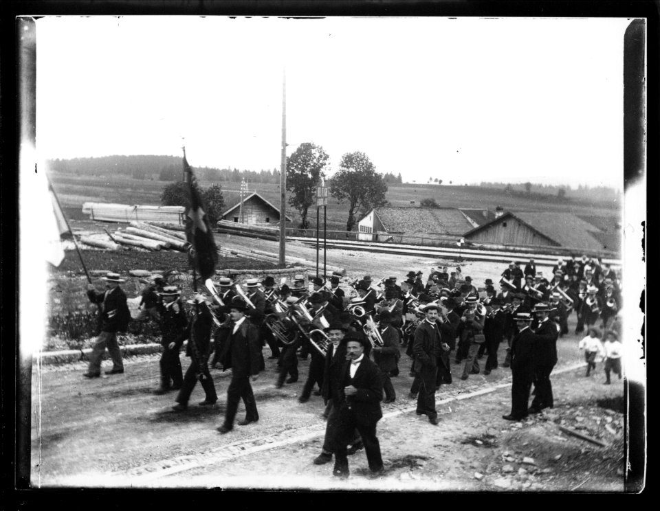 ArCJ - Les Bois, Groupe - 137 J 1334 a