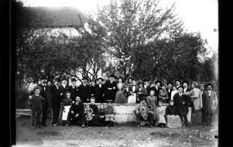 ArCJ - Les Bois, Groupe - 137 J 332 b