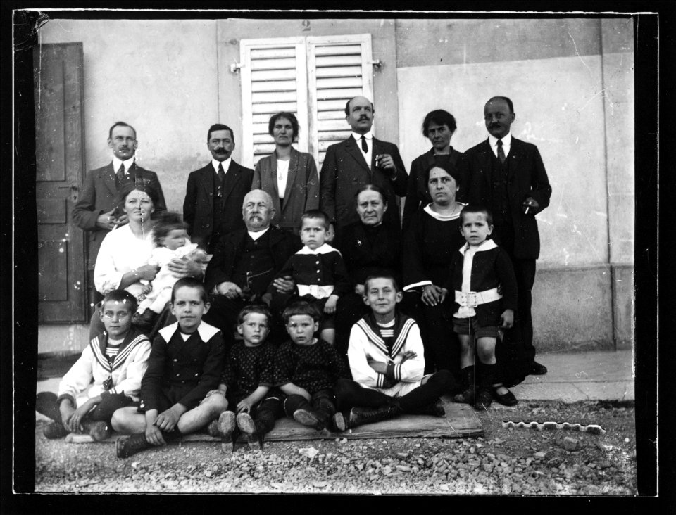 ArCJ - Les Bois, Famille - 137 J 1652 a