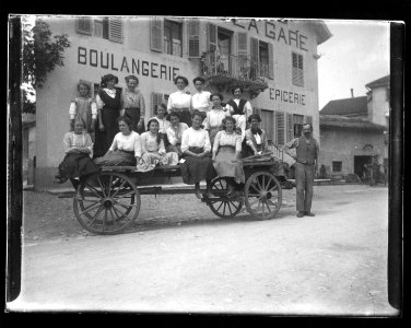 ArCJ - Les Bois, Groupe - 137 J 668 a
