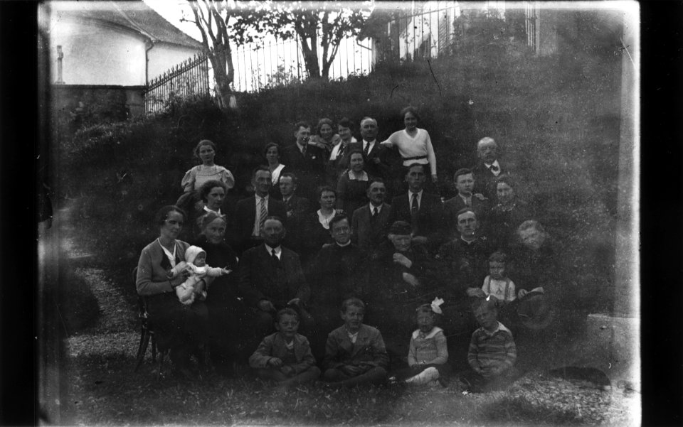 ArCJ - Les Bois, Famille - 137 J 323 b