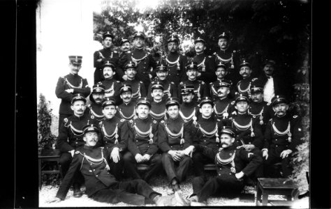 ArCJ - Les Bois, Groupe - 137 J 215 b
