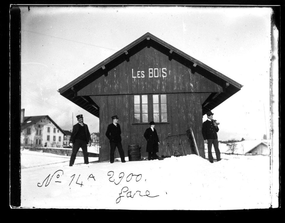 ArCJ - Les Bois, Gare - 137 J 2390 a