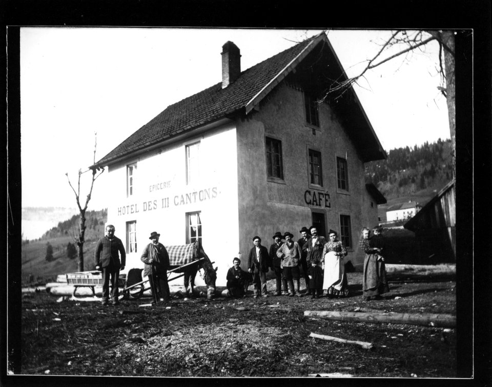 ArCJ - Les Bois, Hôtel des trois cantons - 137 J 858 a
