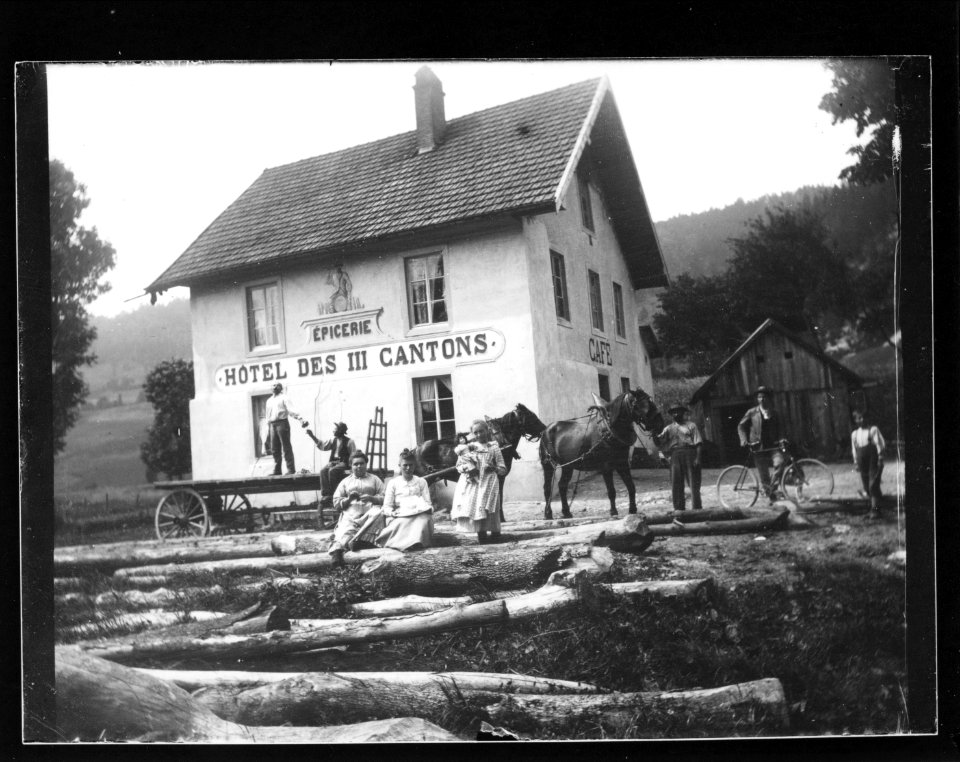 ArCJ - Les Bois, Hôtel des trois cantons, « Epicerie, Café » - 137 J 924 a